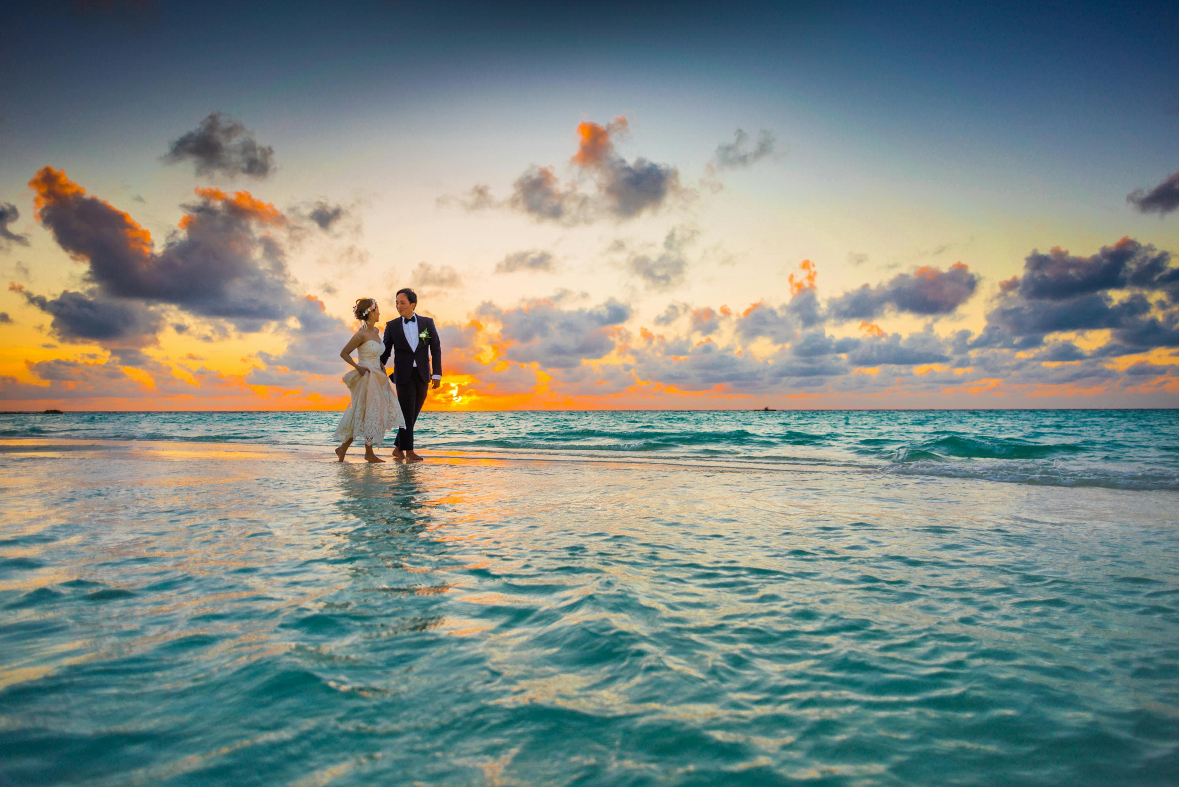 Beach wedding photography Dubai romantic ceremony
